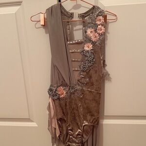 Elegant Floral Embellished Bodysuit - Gray and Pink